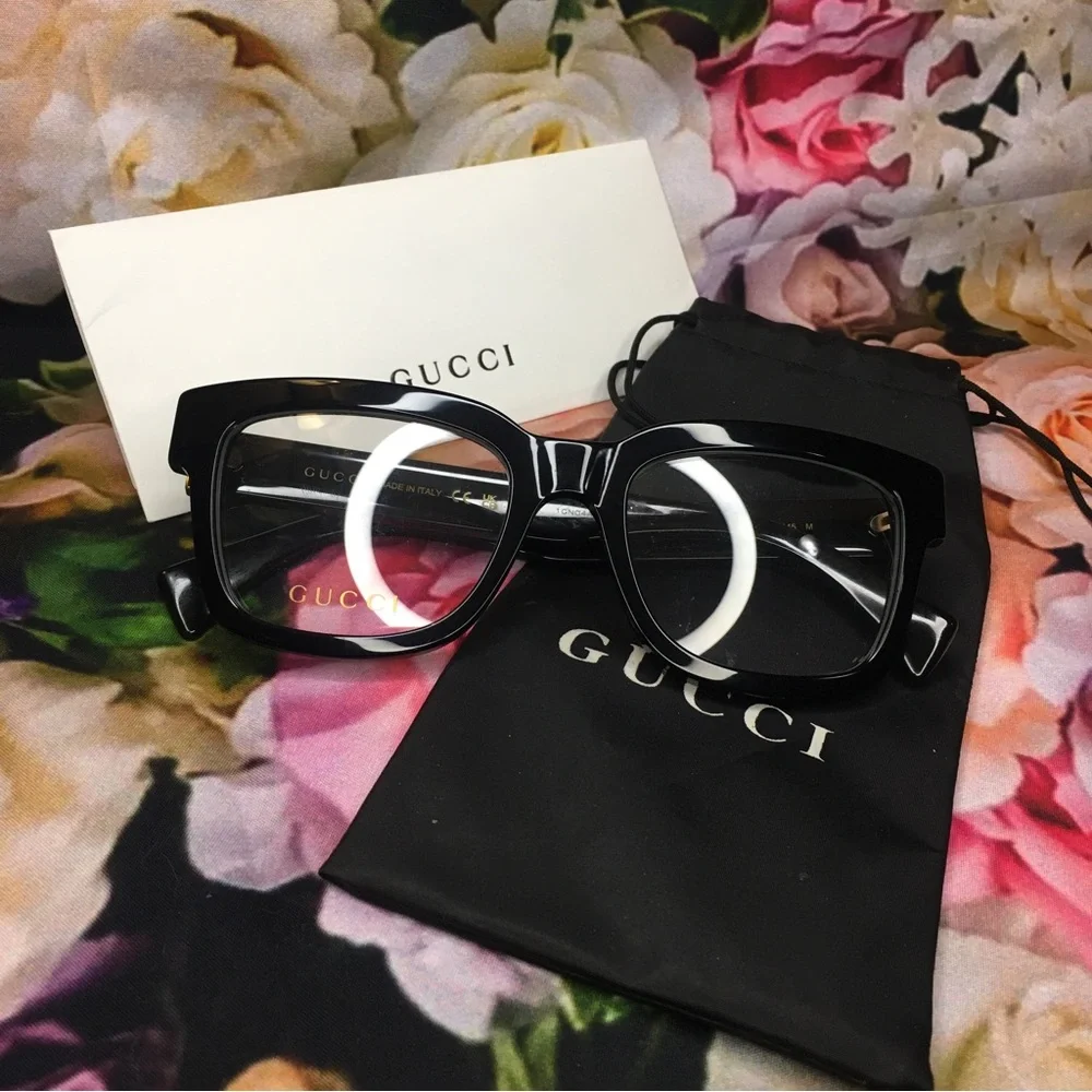 Gucci Black thick acetate glasses frames Logo in gold on arms New pouch papers